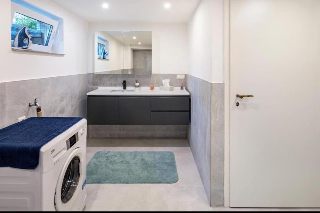 Cityloft Kassel 1 - Zentrale Unterkunft Fuer Gruppen Bis 7 Personen - Parkplatz - Netflix Экстерьер фото
